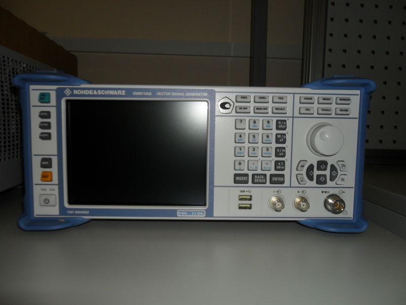 Файл:20120704 SMBV100A 257716 1.jpg